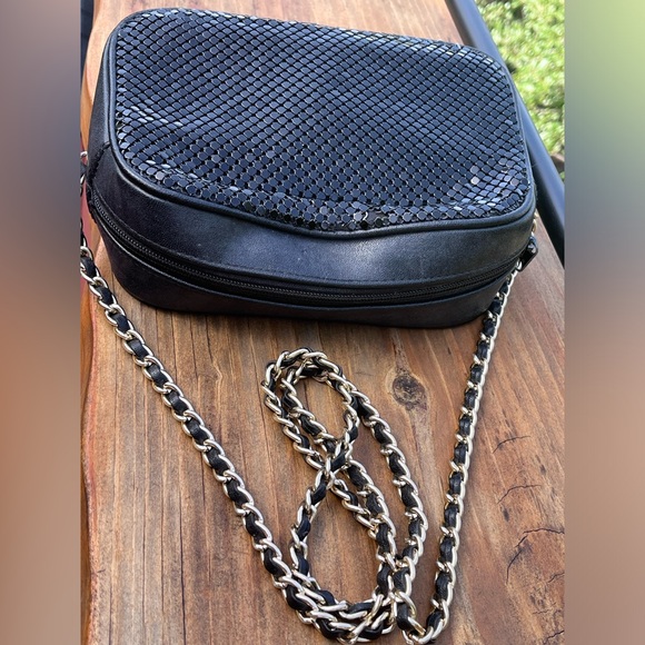 EUC Whiting and Davis International Metallic Mesh Bag - Picture 5 of 14